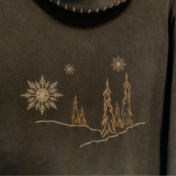 Cabela’s Winter Scene Sweater - Picture 2 of 4